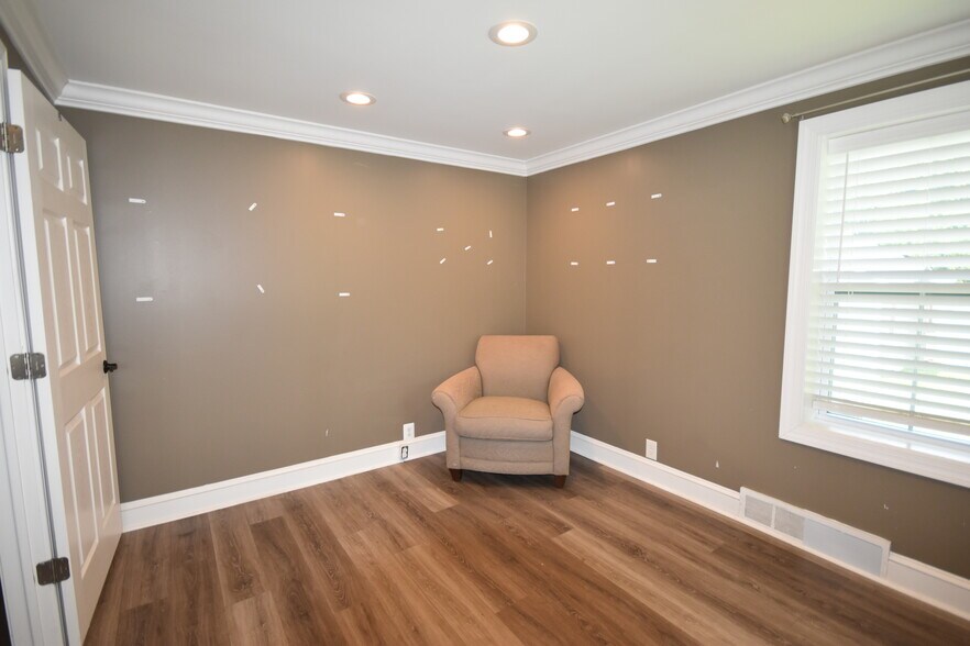 More Photos Of 309 White Horse Pike, Haddon Heights Office For Sale