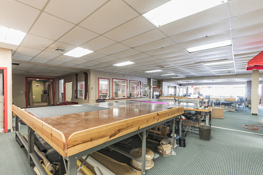 More Photos Of 65 E Fayette St, Uniontown Showroom For Sale