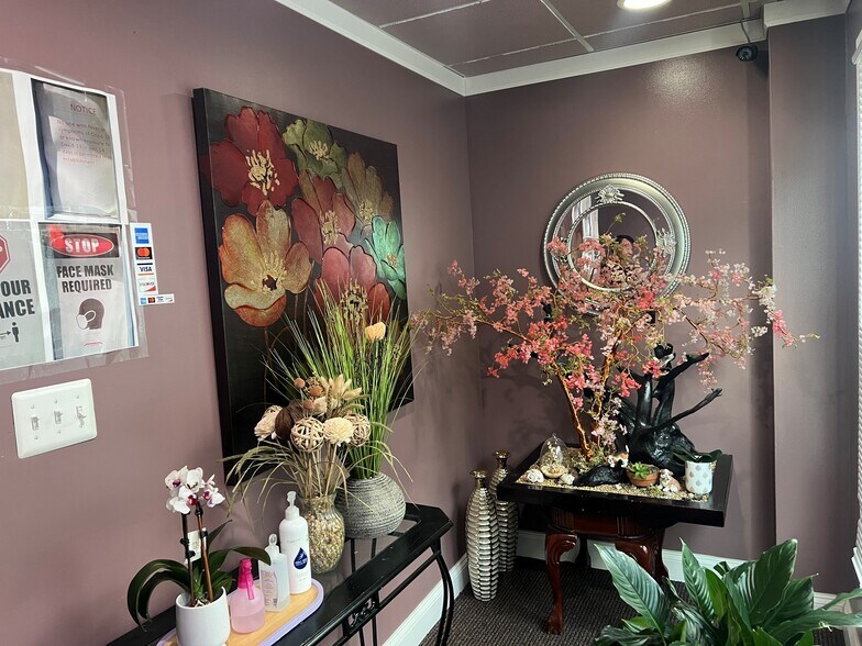 More Photos Of 5625 Allentown Rd, Camp Springs Office For Sale
