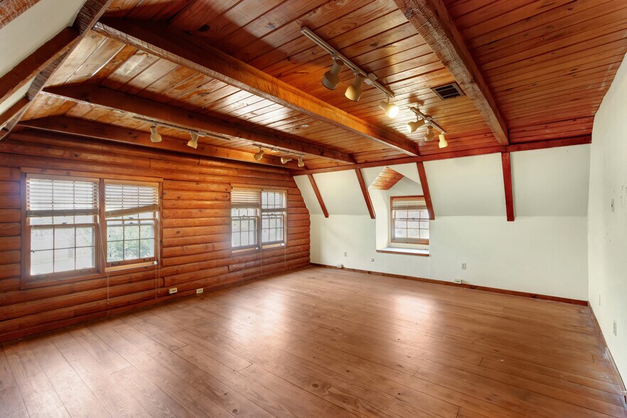 More Photos Of 100 Quest Ct, Keller Office For Sale