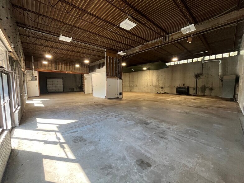More Photos Of 1221 Bedford St, Bridgewater Industrial For Lease