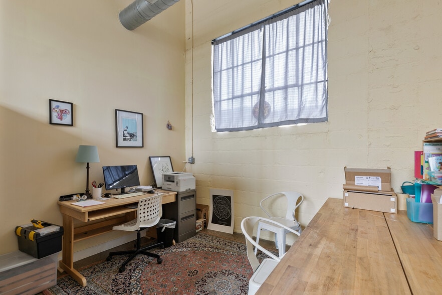 More Photos Of 1726 Altamont Ave, Richmond Warehouse For Lease