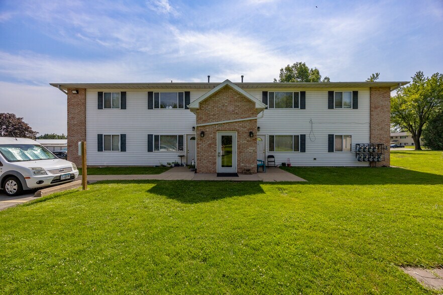 More Photos Of 145 Sugar Creek Ln, North Liberty Apartments For Sale