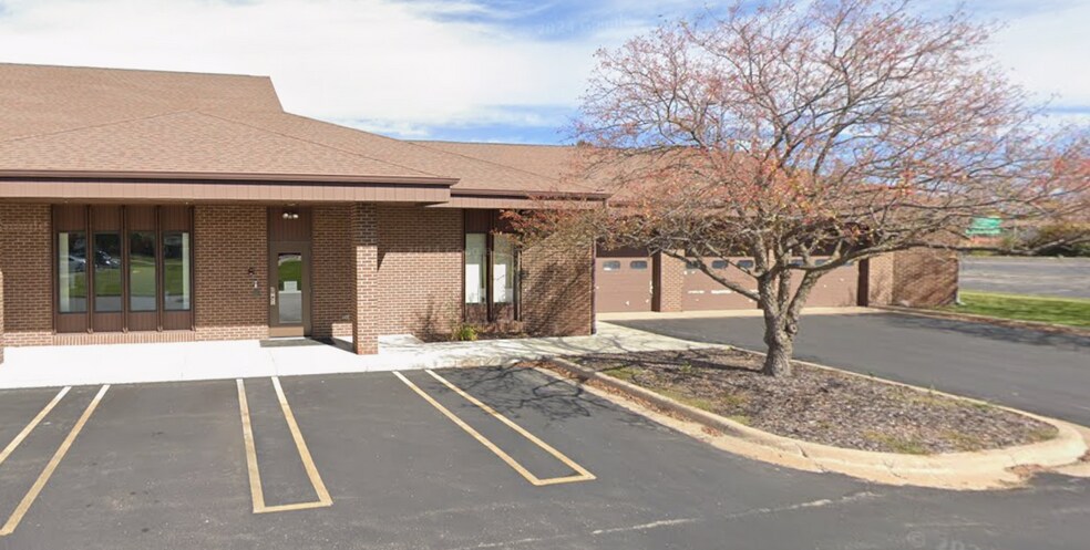 Primary Photo Of 600 S Nicolet Rd, Appleton Office For Lease
