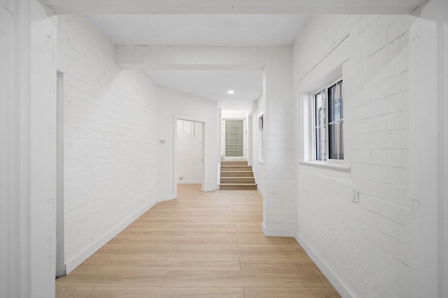 More Photos Of 2823 W 8th St, Los Angeles Office For Lease
