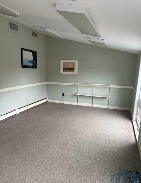 More Photos Of 67R Village St, Marblehead Industrial For Lease