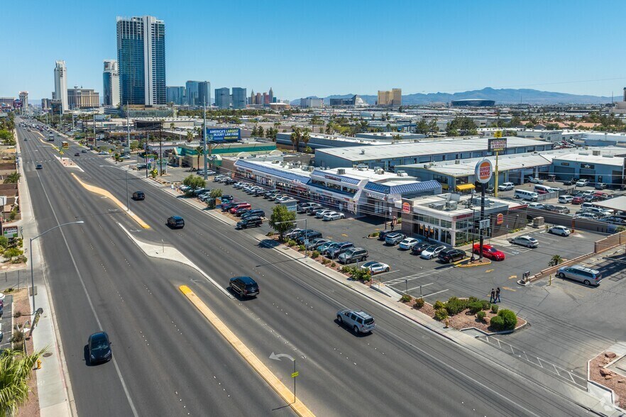 More Photos Of 4755 W Flamingo Rd, Las Vegas Freestanding For Lease