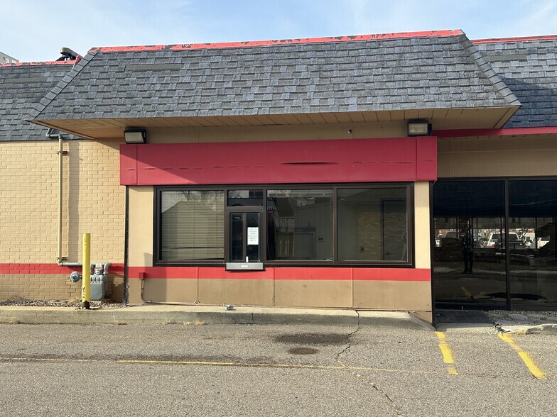 More Photos Of 1402 E College Dr, Marshall Fast Food For Lease