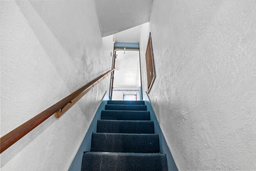 More Photos Of 724 N Broadway, Lexington Freestanding For Sale