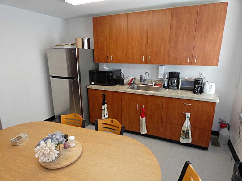 More Photos Of 2495 Elmwood Ave, Buffalo Office For Sale