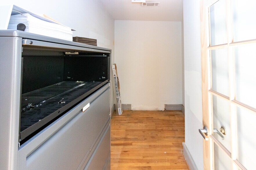 More Photos Of 115 W Saratoga St, Baltimore Storefront Retail Residential For Sale