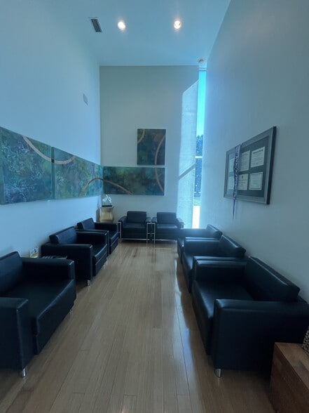 More Photos Of 4717 Swift Rd, Sarasota Medical For Sale