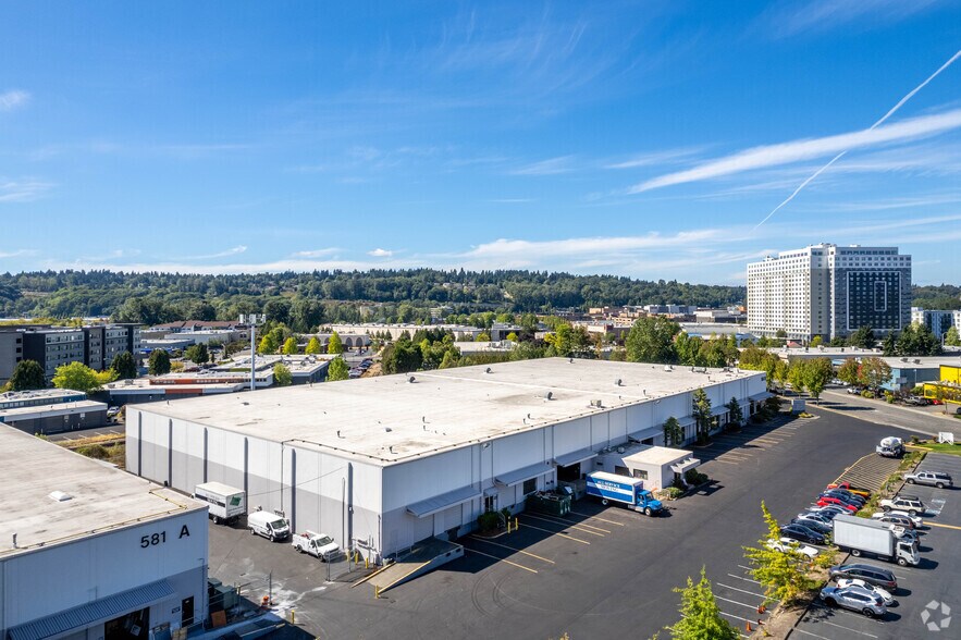 More Photos Of 551-567 Strander Blvd, Tukwila Warehouse For Lease