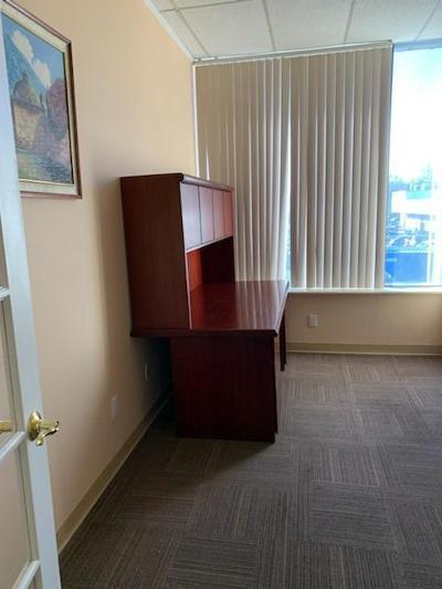 More Photos Of 498 Inman Ave, Colonia Office For Lease
