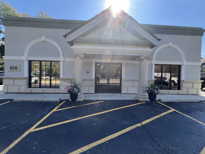 More Photos Of 616 Childs St, Wheaton General Retail For Lease