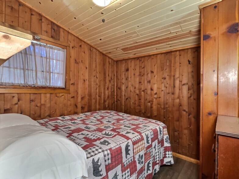 More Photos Of 8475 Hillcrest Ln, Saint Germain Hotel For Sale