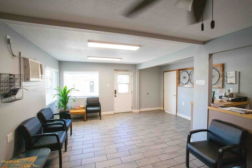 More Photos Of 312 Main St, Red Bluff Carwash For Sale