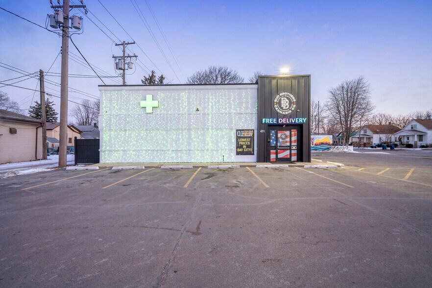 More Photos Of 411 Lafayette Ave, Bay City Fast Food For Sale