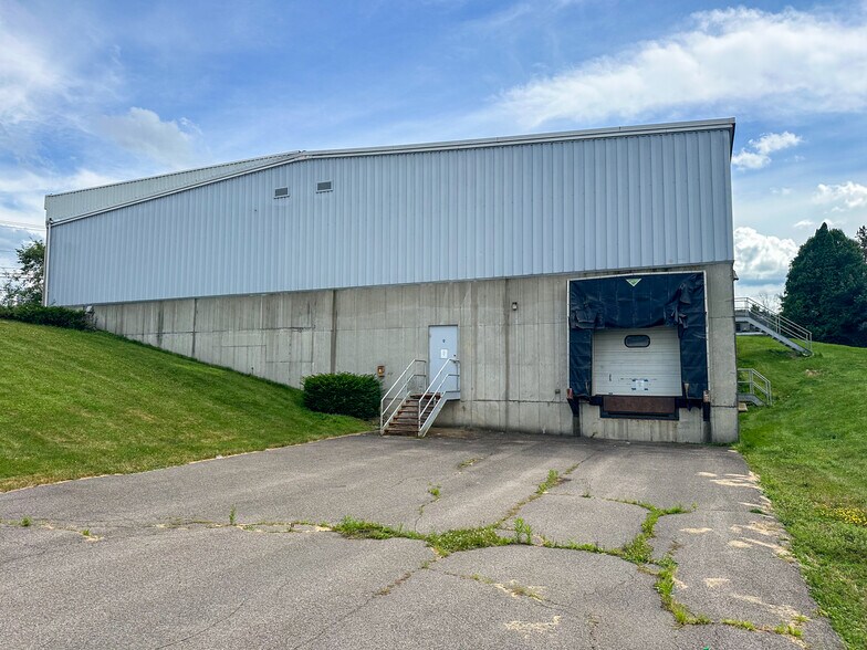 More Photos Of 3505 West Rd, Cortland Freestanding For Lease