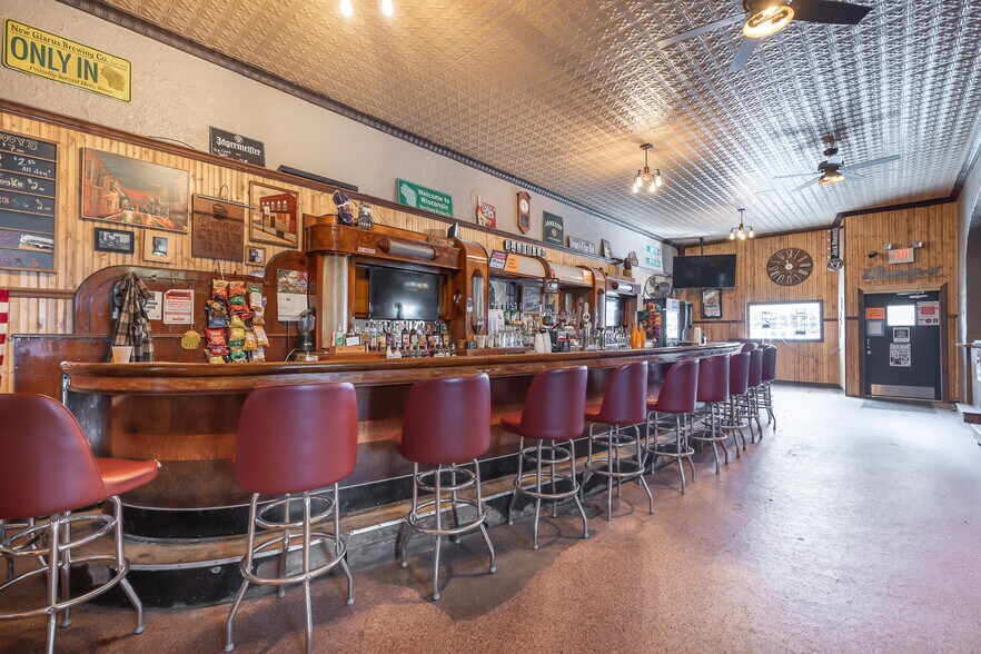 More Photos Of 60 N 2nd St, Platteville Hotel For Sale