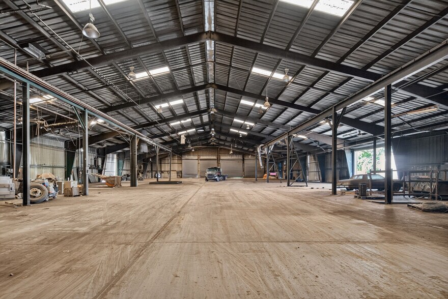 More Photos Of 4332 Old Cusseta Rd, Columbus Warehouse For Sale