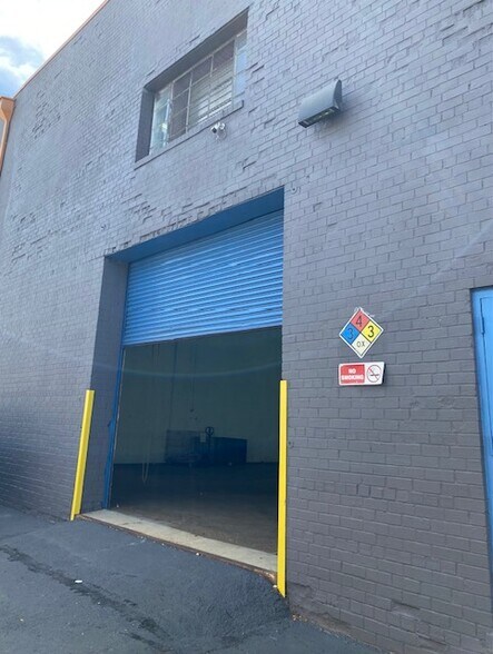 More Photos Of 5300-5320 Eisenhower Ave, Alexandria Warehouse For Lease