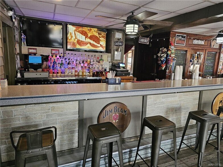 More Photos Of 3719 Abbott Rd, Orchard Park Restaurant For Sale