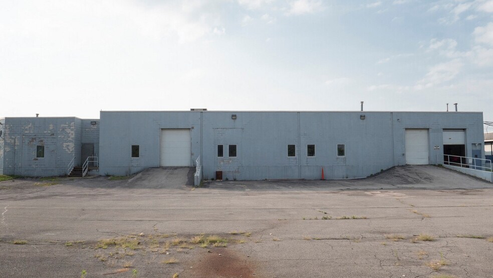 More Photos Of 495 Aero Dr, Cheektowaga Light Distribution For Lease