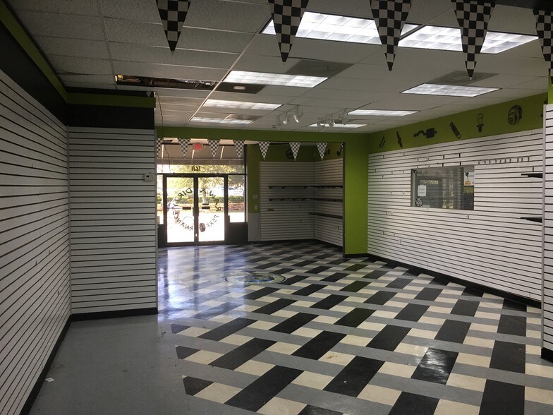 More Photos Of 1611 N Garfield Ave, Deland Auto Repair For Sale