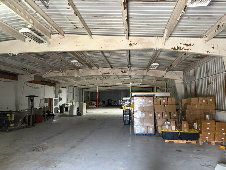 More Photos Of 5012 Page Ave, Jackson Warehouse For Lease