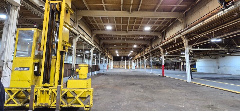 More Photos Of 18513 Euclid Ave, Cleveland Industrial For Sale