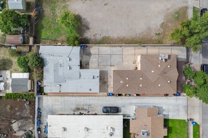 More Photos Of 14646 Kittridge St, Van Nuys Apartments For Sale