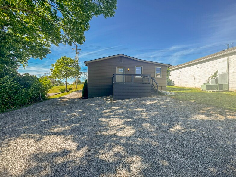 Primary Photo Of 709 Hart Ln, Nashville Office For Sale