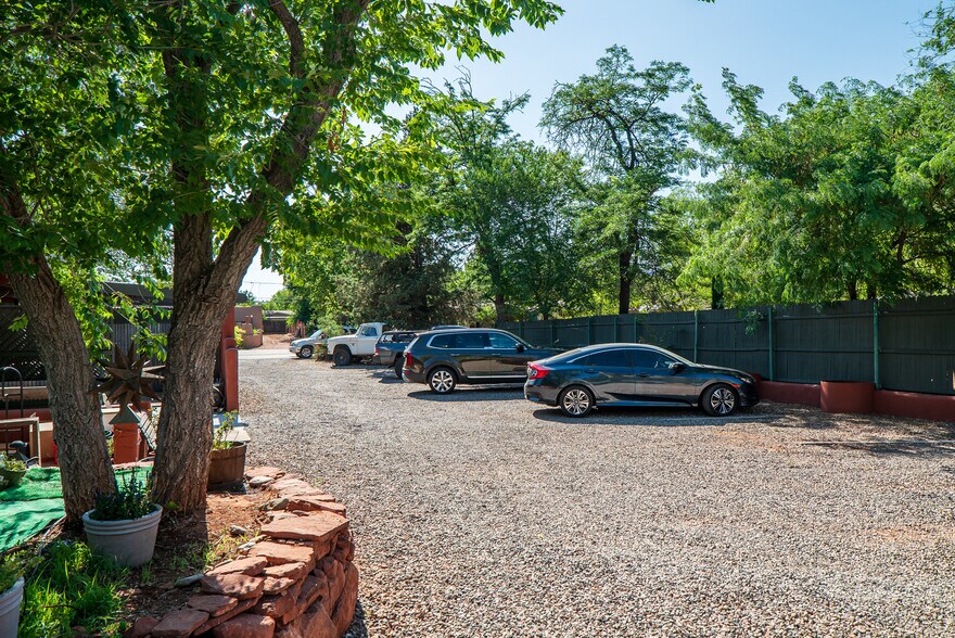 More Photos Of 110 Oak Creek Blvd, Sedona Specialty For Sale