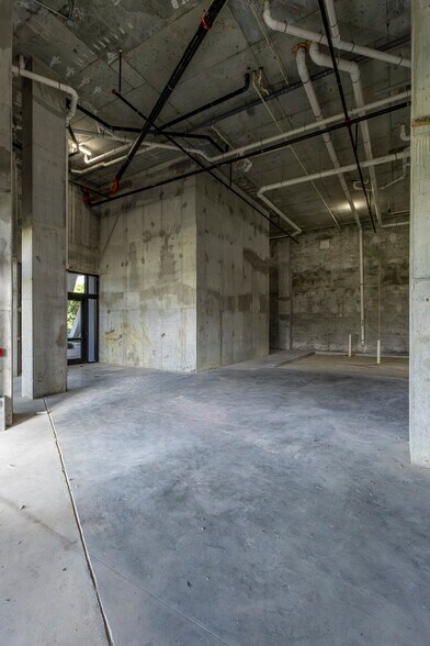 More Photos Of 17071 W Dixie Hwy, North Miami Beach Apartments For Lease