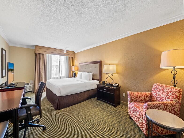 More Photos Of 14670 Duval Rd, Jacksonville Hotel For Sale