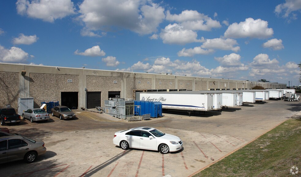 More Photos Of 10200 McKalla Pl, Austin Distribution For Lease