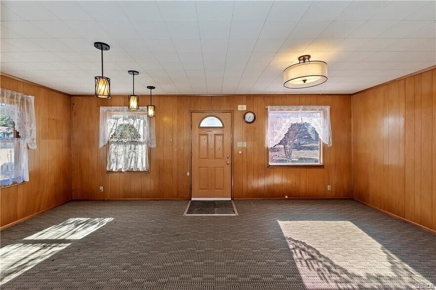 More Photos Of 547 Cottage Ln, Big Bear Lake Office For Sale