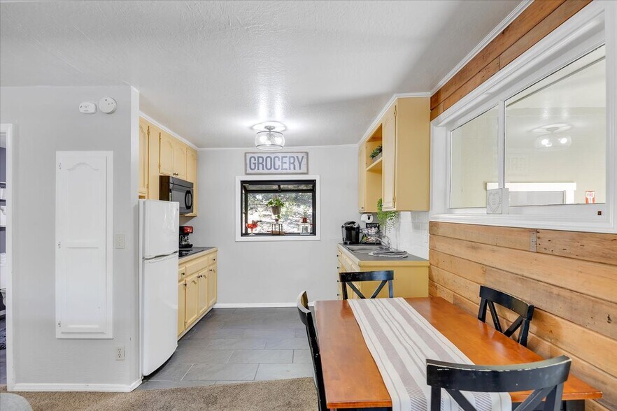 More Photos Of 22732 Middle Camp rd, Sonora Hotel For Sale