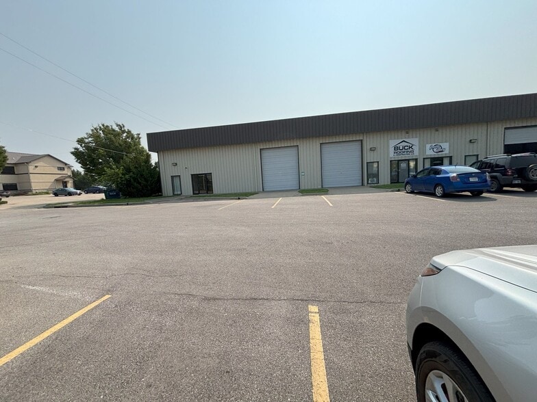 More Photos Of 1035 E 23rd St, Lawrence Warehouse For Lease