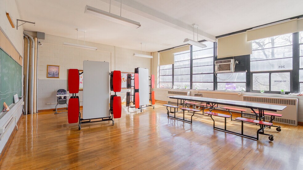 More Photos Of 81 Evick Dr, Franklin Flex For Sale