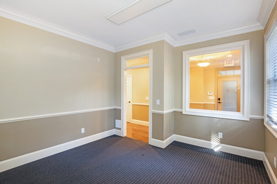 More Photos Of 3535 Roswell Rd, Marietta Office Residential For Lease