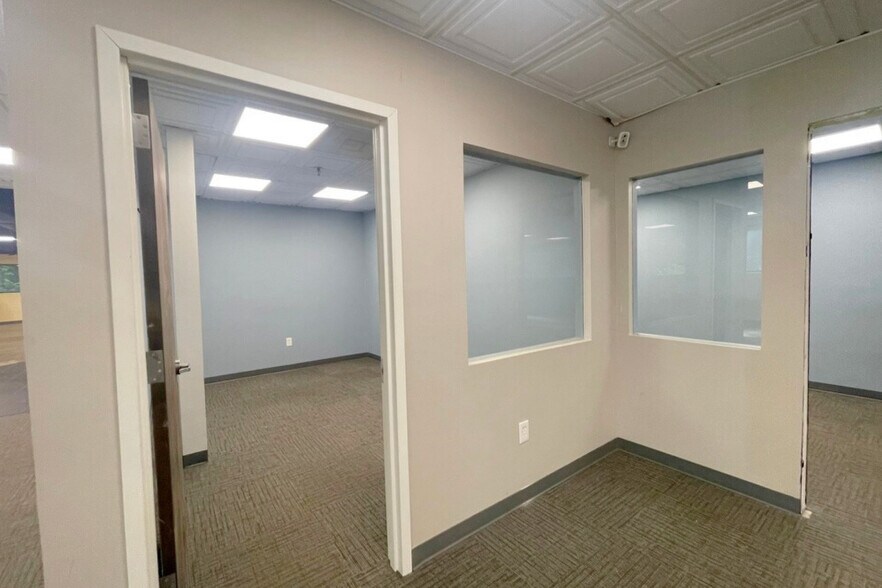 More Photos Of 135 Research Dr, Milford Warehouse For Lease