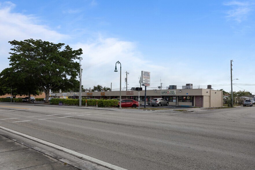 More Photos Of 2101-2109 N Dixie Hwy, Lake Worth Restaurant For Sale