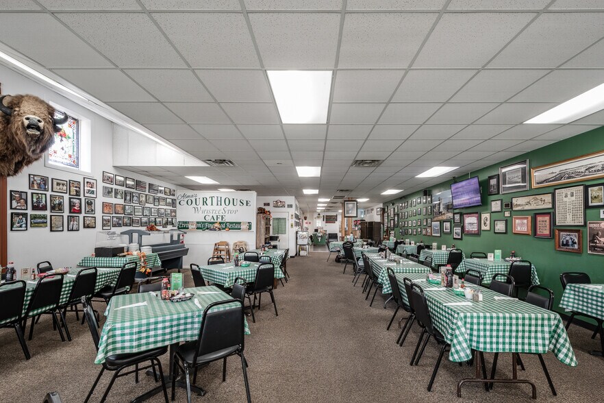 More Photos Of 318 N Washington Ave, Livingston General Retail For Sale