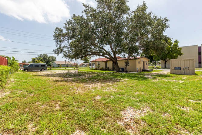 More Photos Of 1000 Foster Rd, Hallandale Beach Religious Facility For Sale