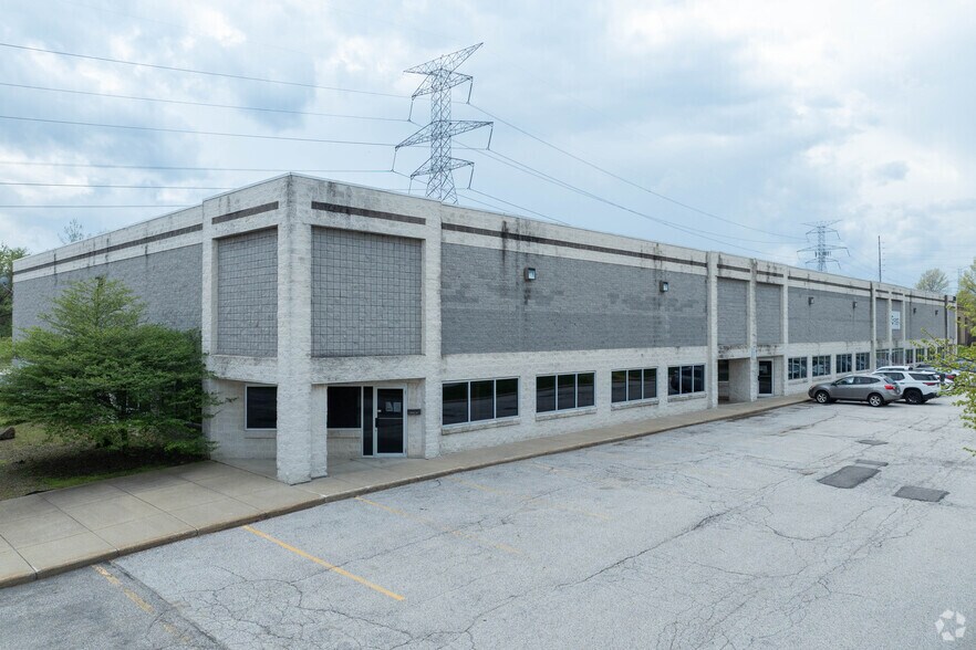 Primary Photo Of 2242 Pinnacle Pky, Twinsburg Light Manufacturing For Lease