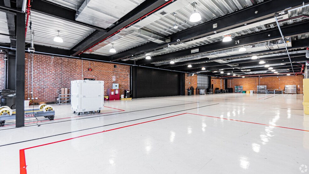 More Photos Of 136-142 Oregon St, El Segundo Research And Development For Lease