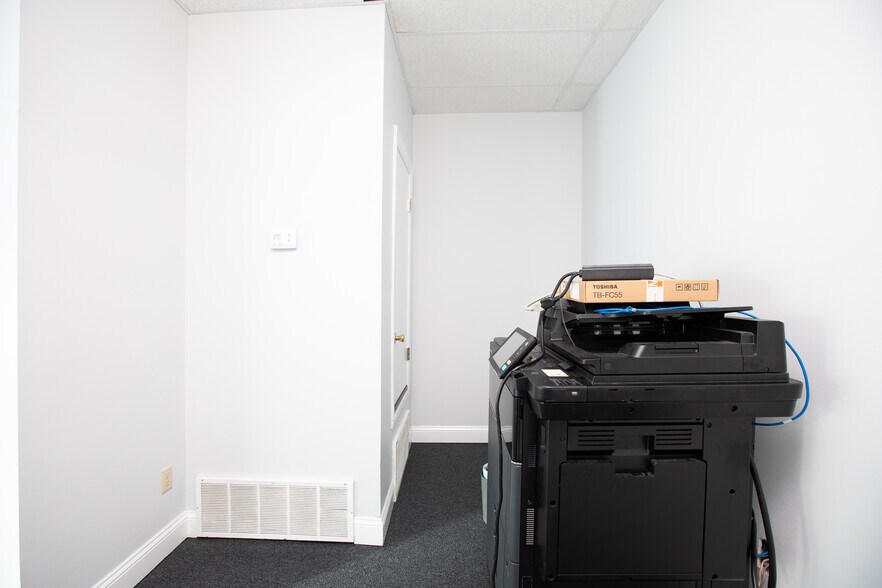 More Photos Of 6933 Crumpler Blvd, Olive Branch Office For Lease