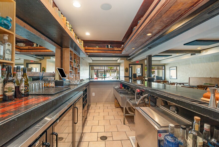 More Photos Of 134 Ashman St, Midland Restaurant For Sale